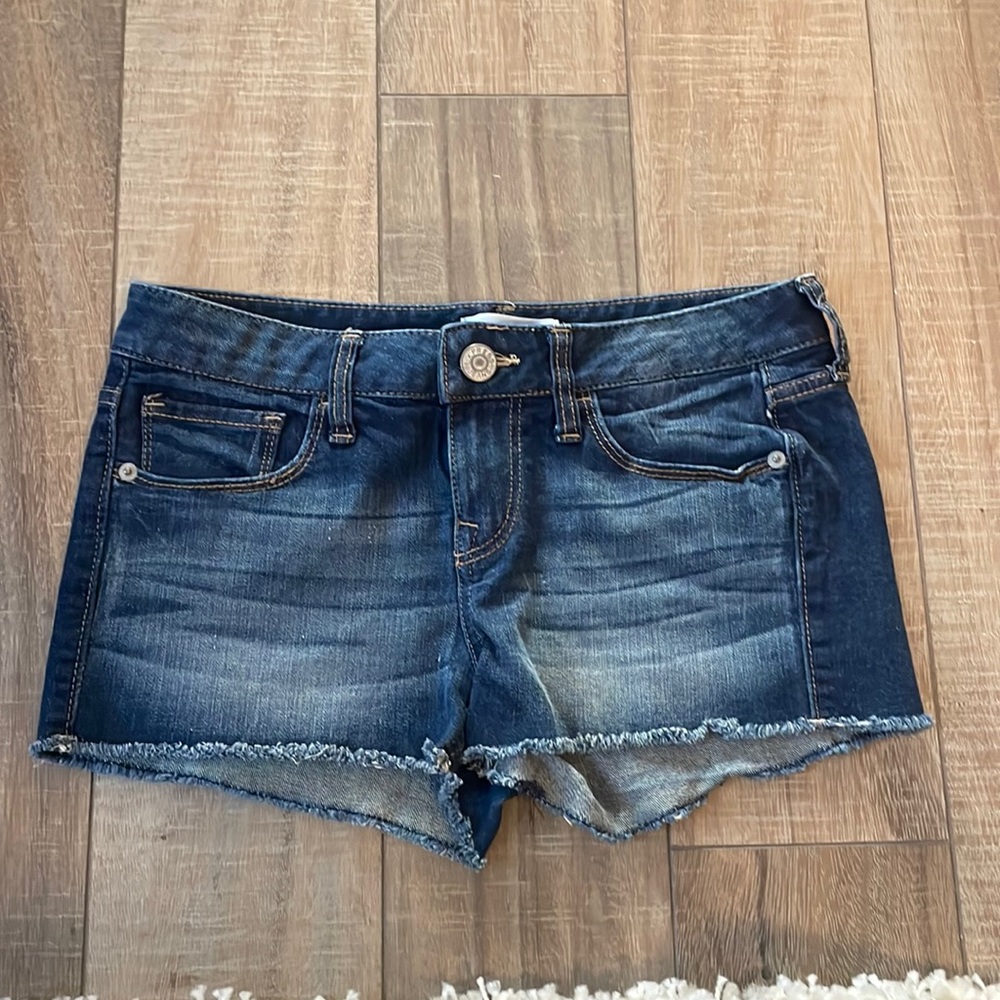 Size 0 women’s express jean shorts